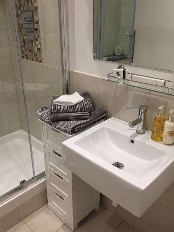 Excelsior Apartments - Liverpool Central - Free Parking - Aircon Luaran gambar