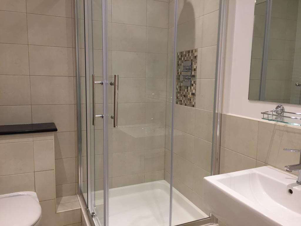 Excelsior Apartments - Liverpool Central - Free Parking - Aircon Luaran gambar